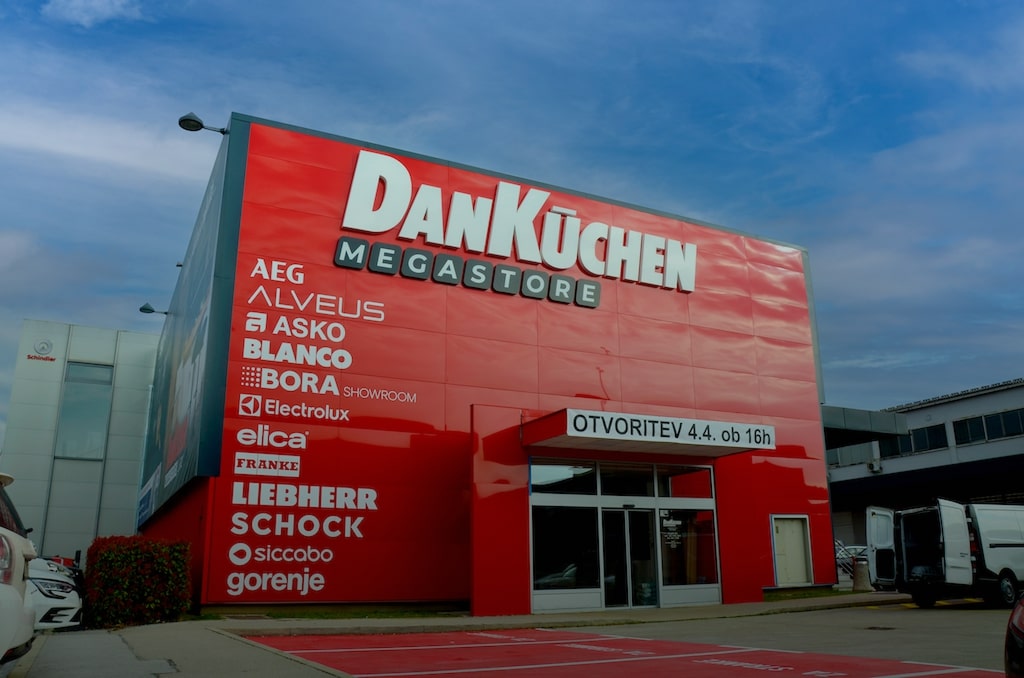 Megastore <br />LJ-BTC